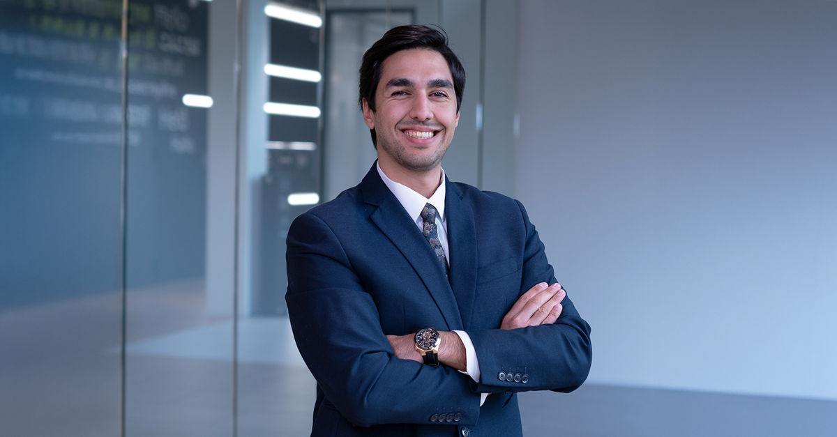 Unlock Your Career Potential: Expert Tips for Recent Graduates from a Deloitte Pro