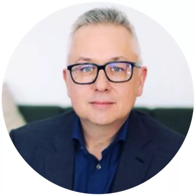 Simon Whitcombe headshot